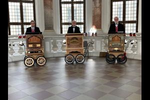 DREH- UND KIRCHENORGEL